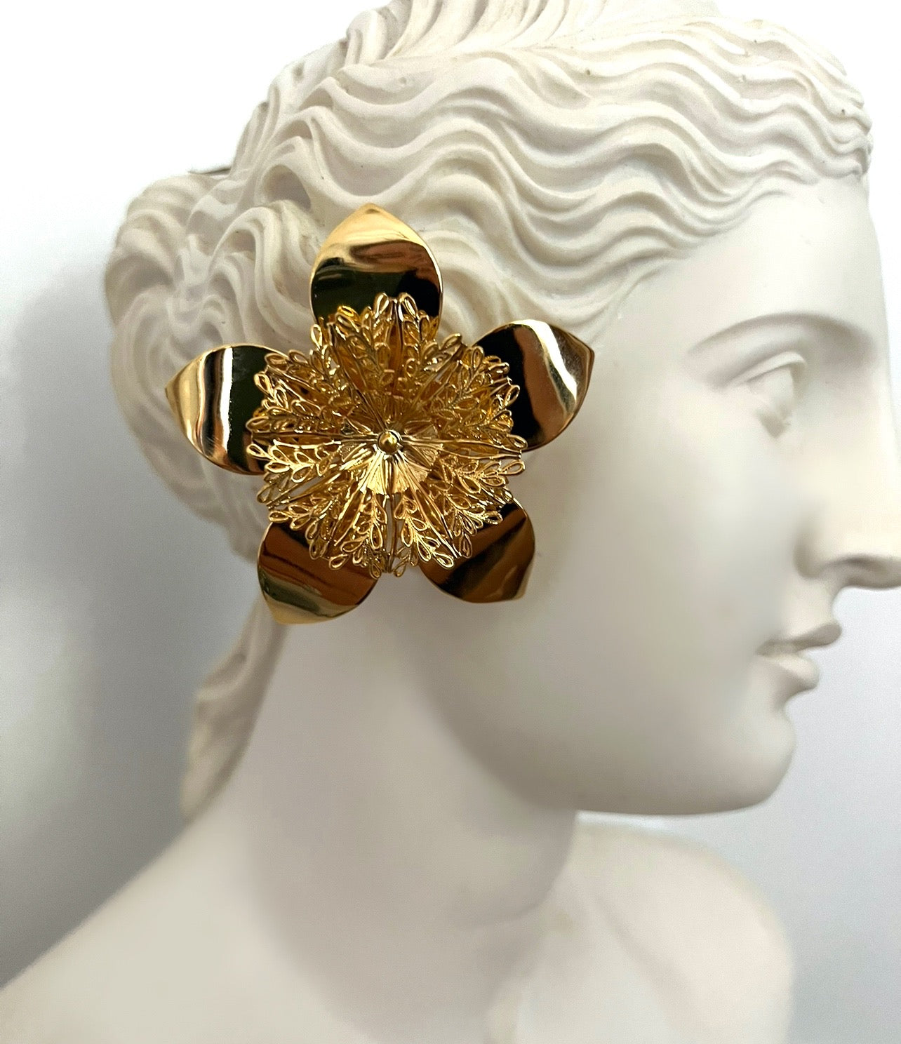 Billie floral earrings
